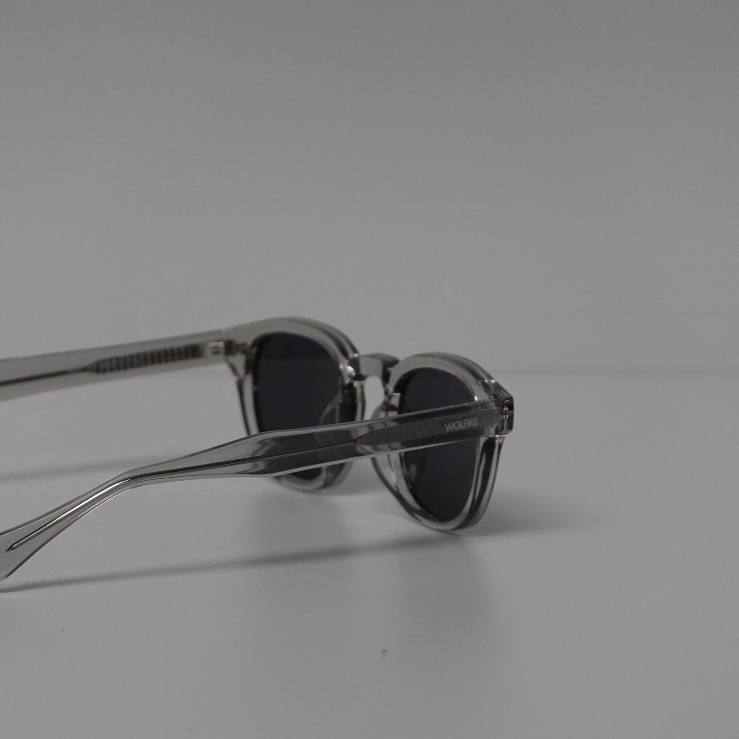 LOUP1 CRYSTAL/BLACK